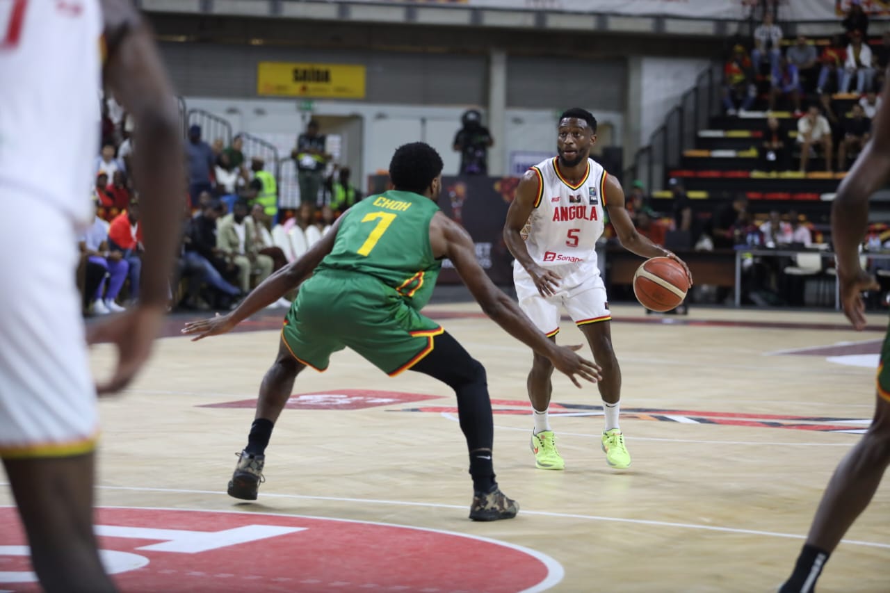 Afrobasket 2025: Angola joga este domingo à final com o Mali