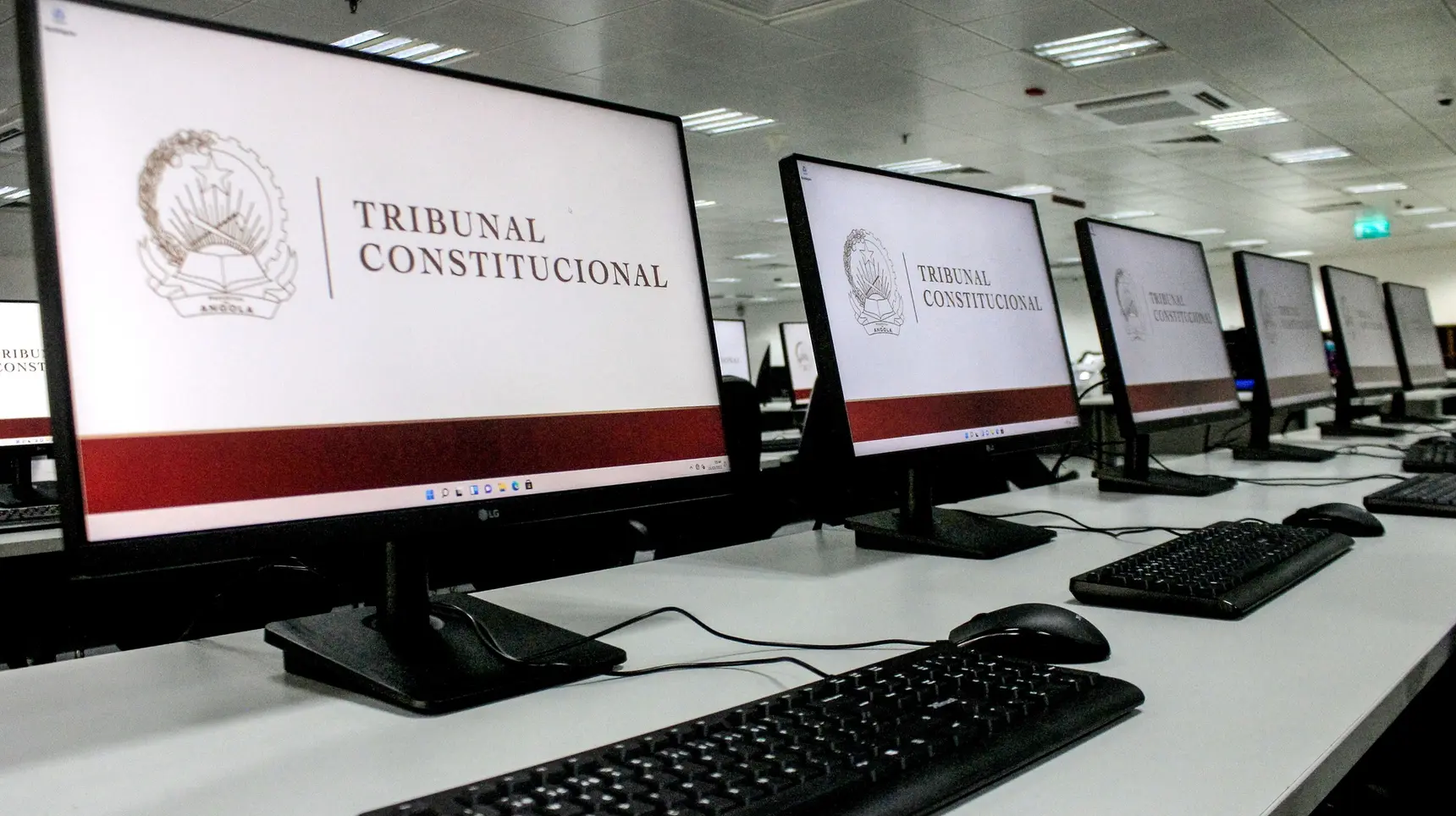 Tribunal Constitucional declara extinta medida de coacção imposta a juíza demissionária