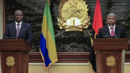Presidente angolano pede mais dinamismo na cooperação com o Gabão